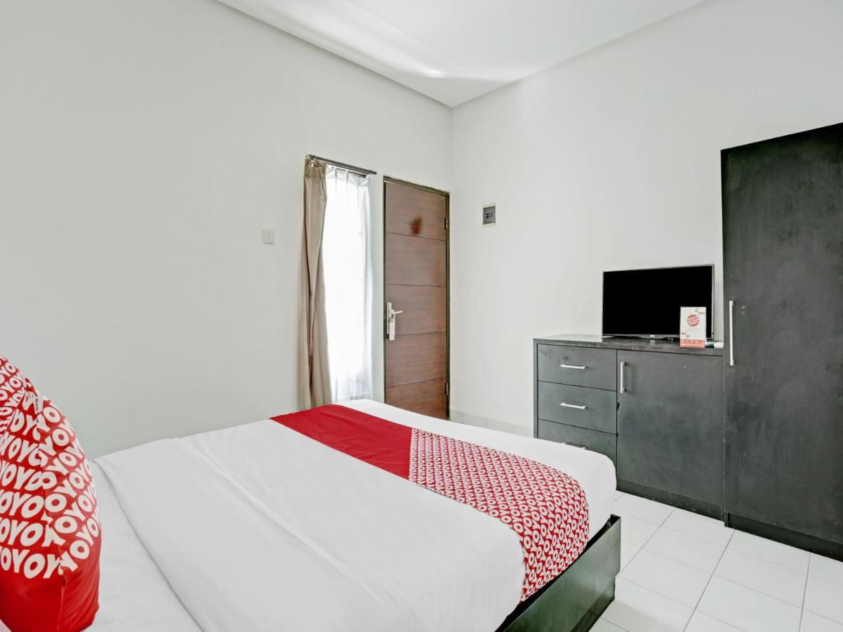 Oyo 90456 Moh Yamin Residence Balian Luaran gambar